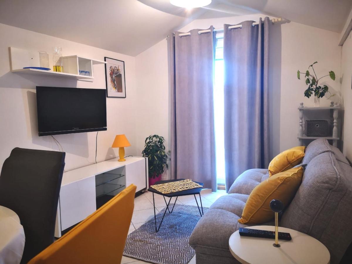 Apartments Suri Vodice Eksteriør bilde