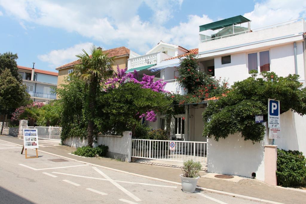 Apartments Suri Vodice Eksteriør bilde